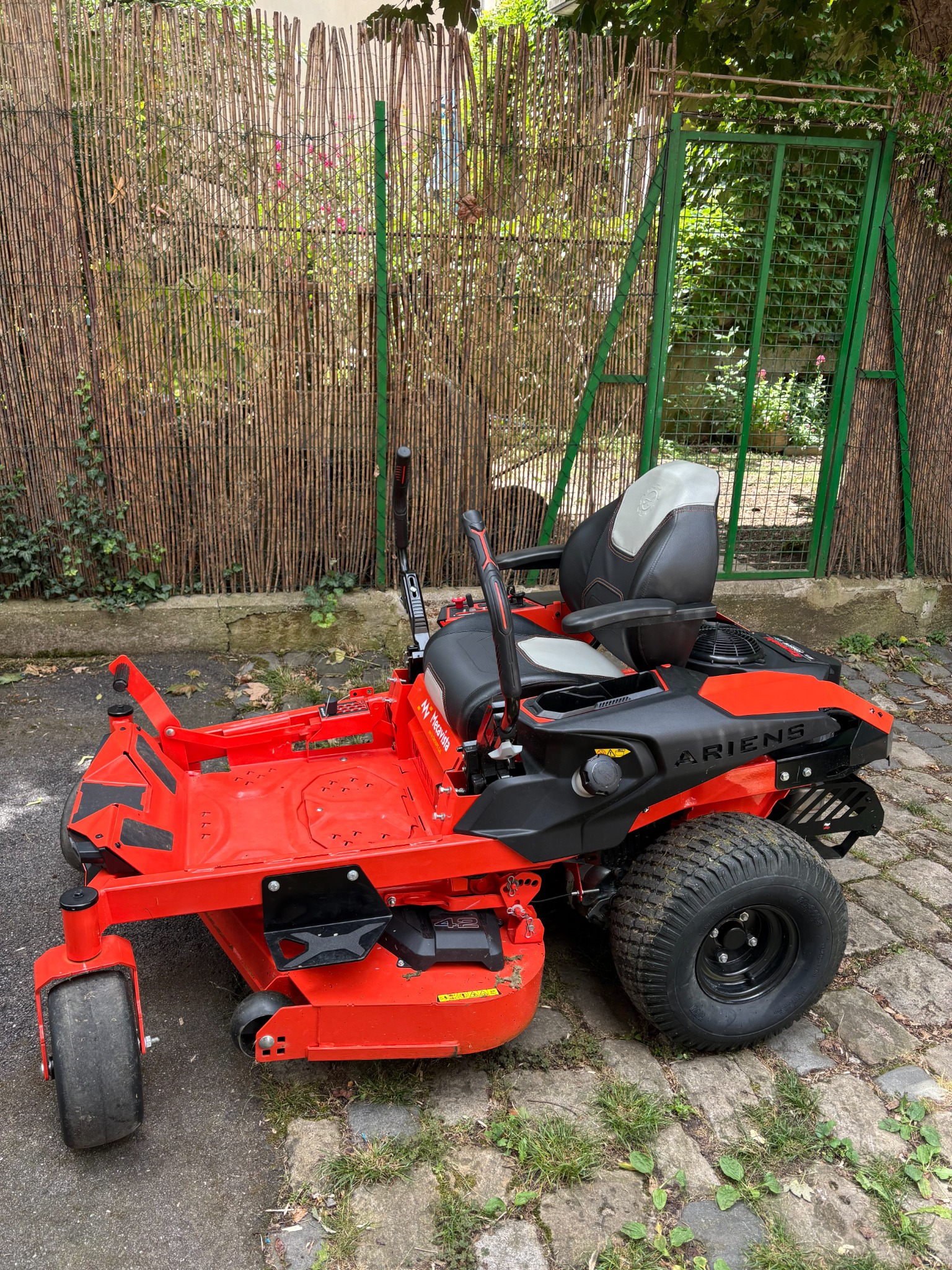 Tondeuse autoportée Ariens IKON 42 de C’Barriac Entretien